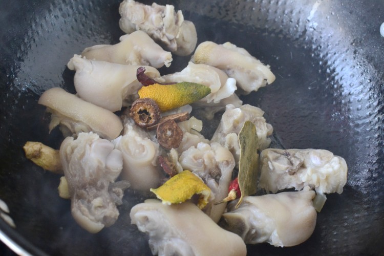 香卤猪脚步骤2