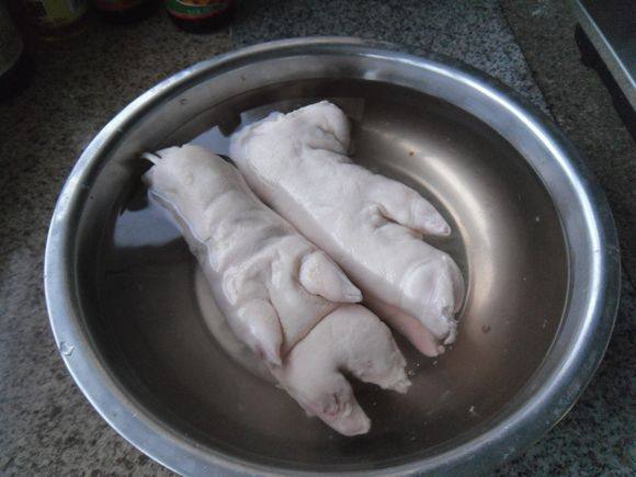 蜜汁猪蹄步骤2