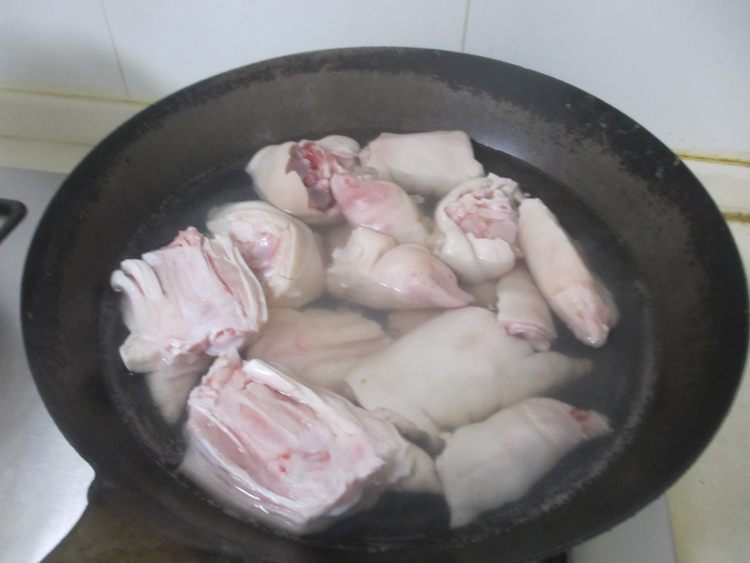 芝麻辣猪蹄步骤3