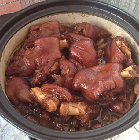 乳香花生黄豆焖猪蹄步骤14