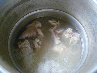 青菜萝卜猪蹄汤步骤7