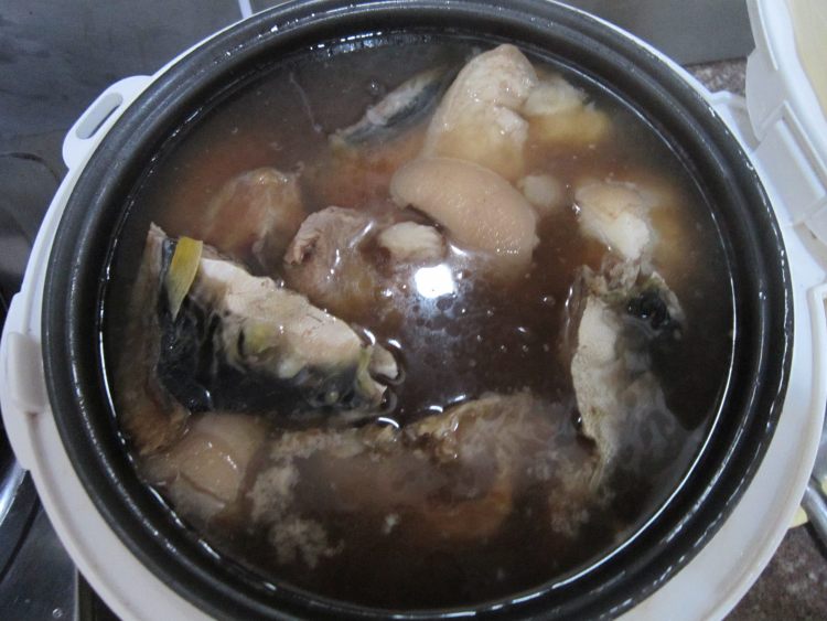 猪蹄炖鱿鱼河豚肉步骤4