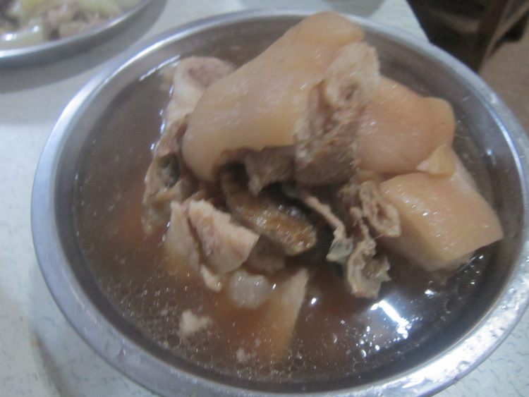 猪蹄炖鱿鱼河豚肉步骤5