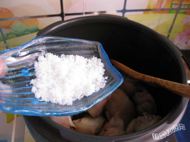 吮指猪蹄步骤10