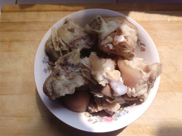 黑豆猪蹄步骤1