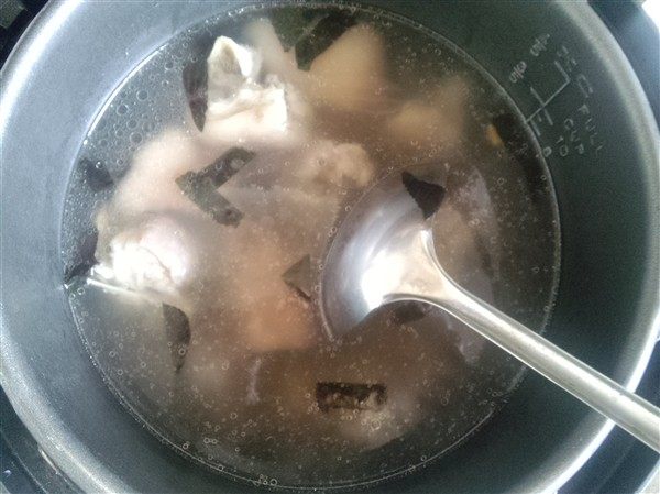 黑豆猪蹄步骤5
