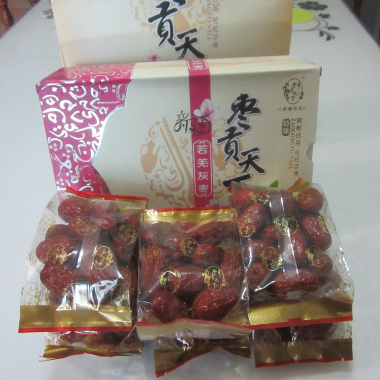 红枣蒸猪脚步骤1