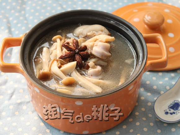 香菌猪蹄煲步骤7