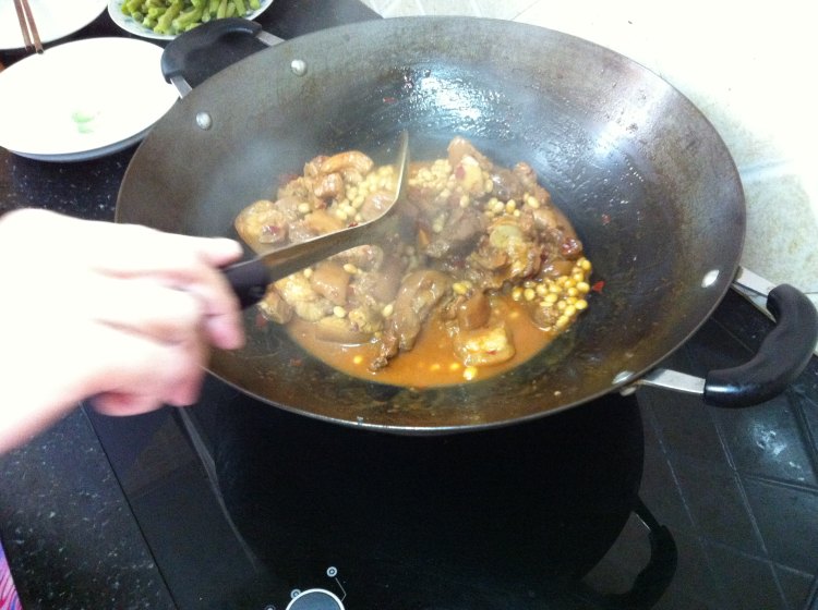 黄豆烧蹄花步骤12