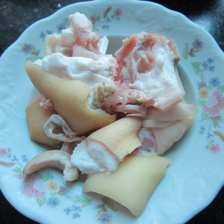 咸豆豉蒸猪蹄步骤2