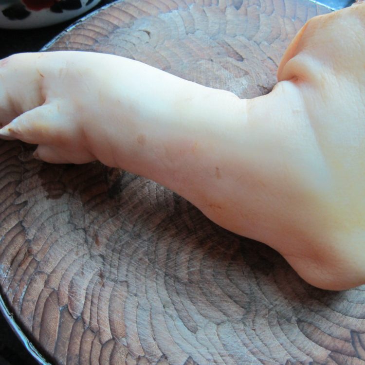 咸豆豉蒸猪蹄步骤1