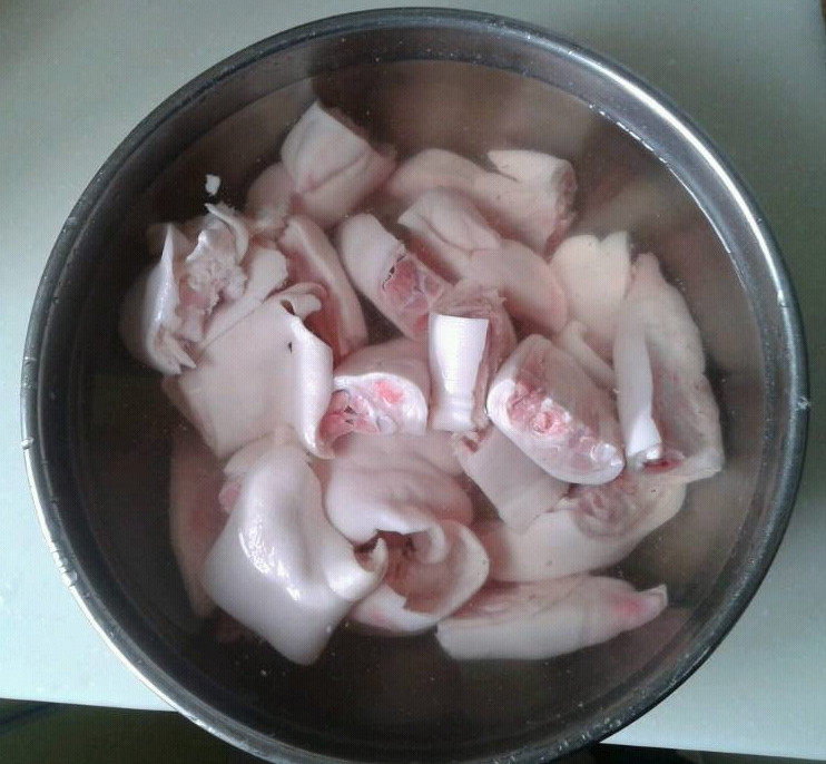 冰糖猪手煲步骤1