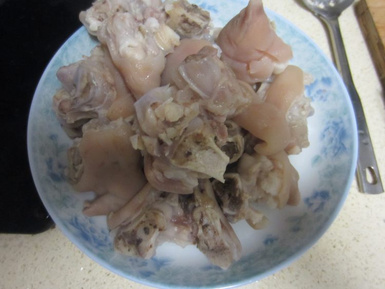 冰糖酱烧猪蹄步骤4