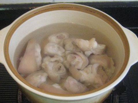 猪蹄煲山药步骤4
