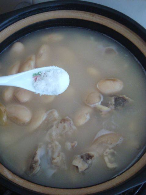 雪豆蹄花汤步骤8