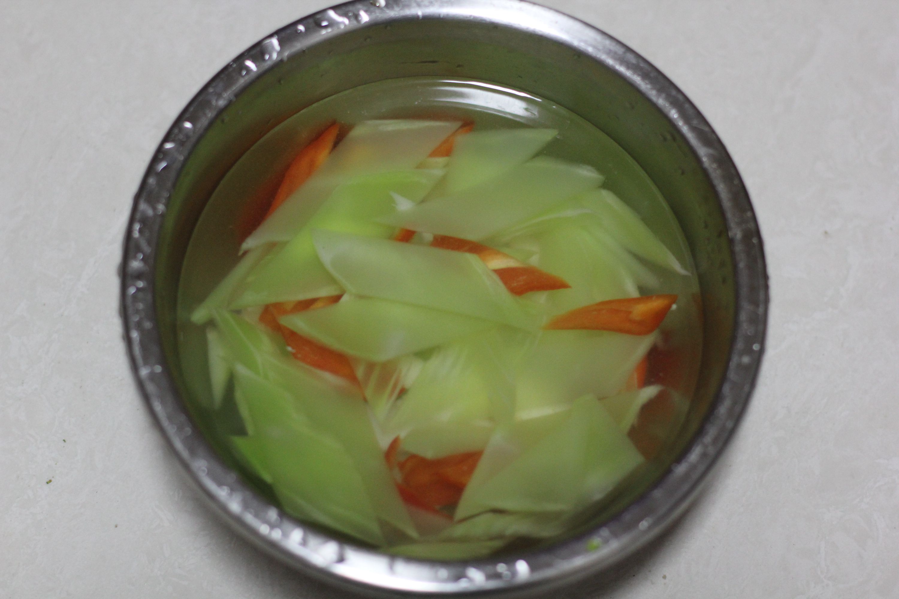 青笋山药炒腊肉步骤6