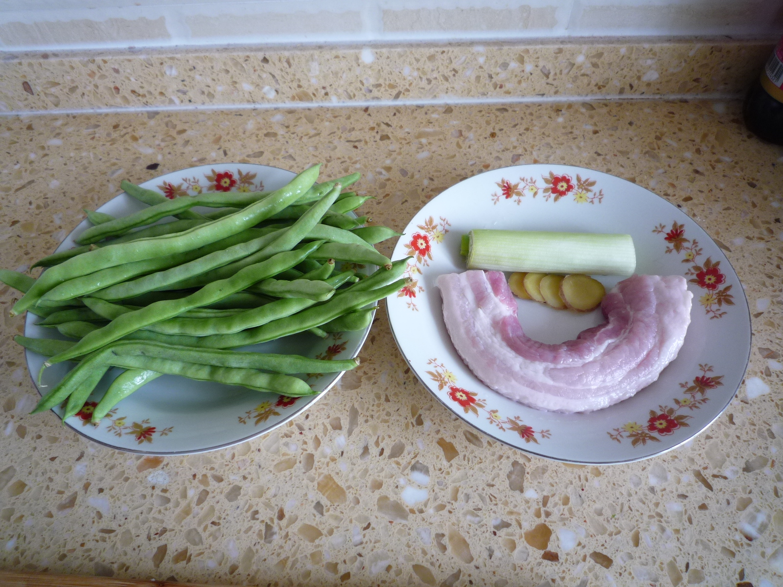 豆角猪肉馅门钉肉饼步骤1