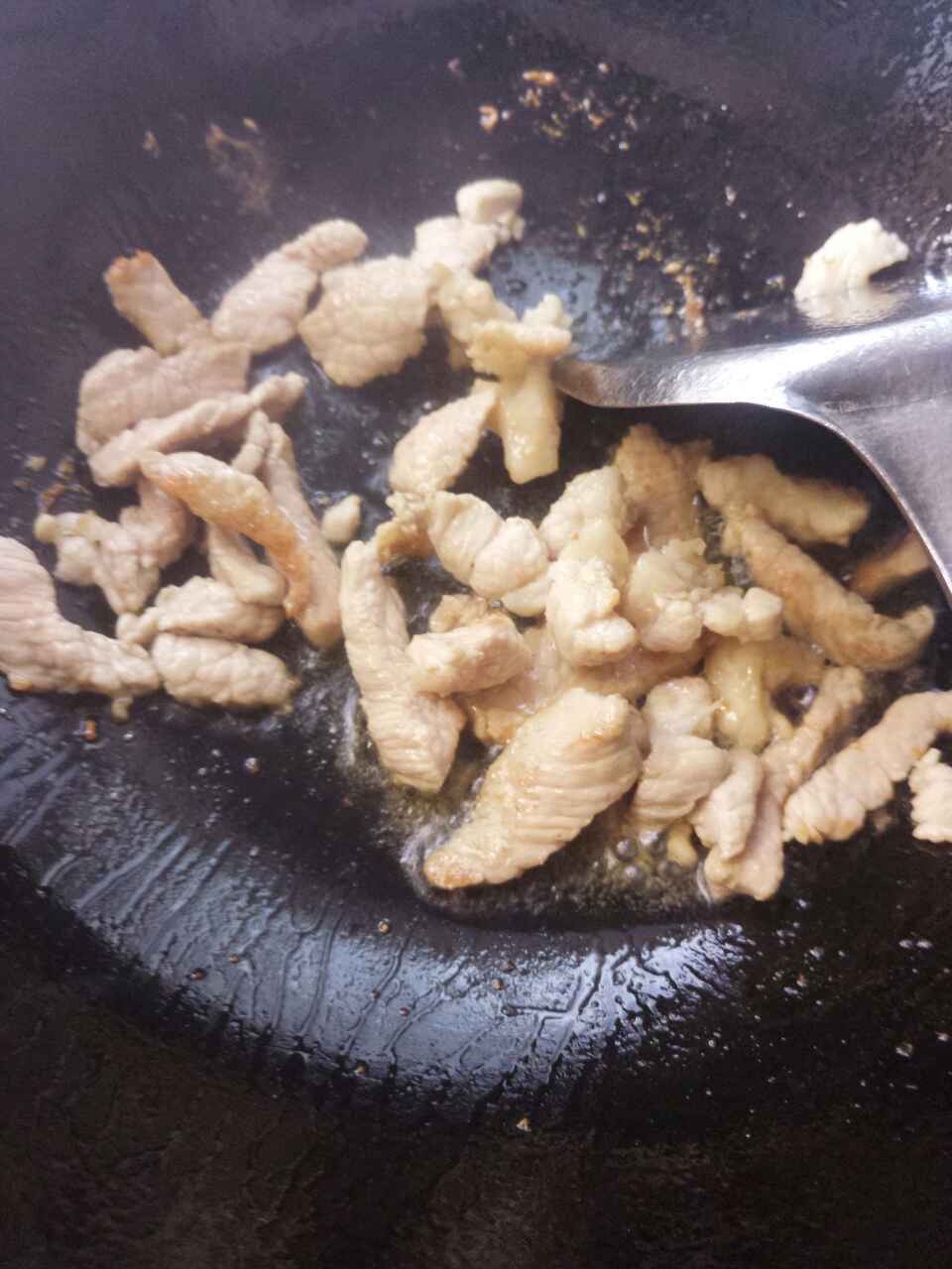 紫甘蓝肉丝炒土豆步骤3