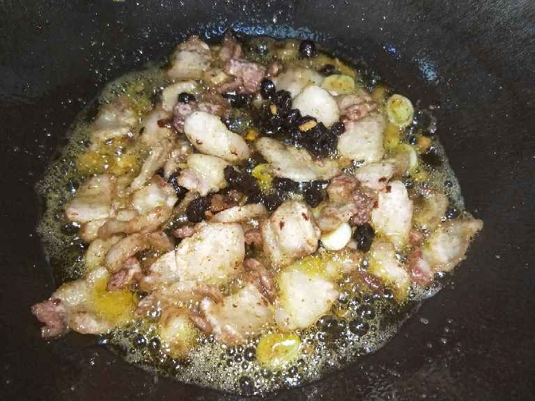 豆豉辣椒炒肉步骤5