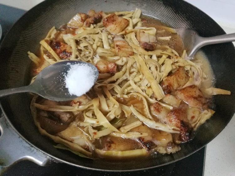 咸笋炖五花肉步骤11