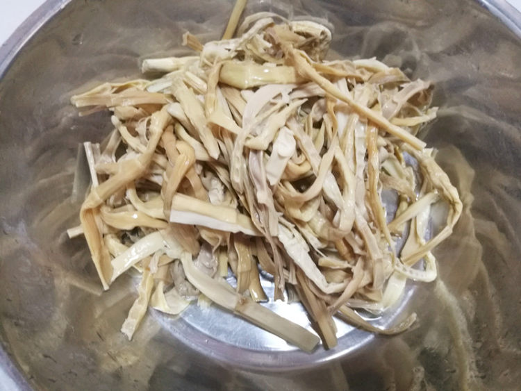 咸笋炖五花肉步骤5