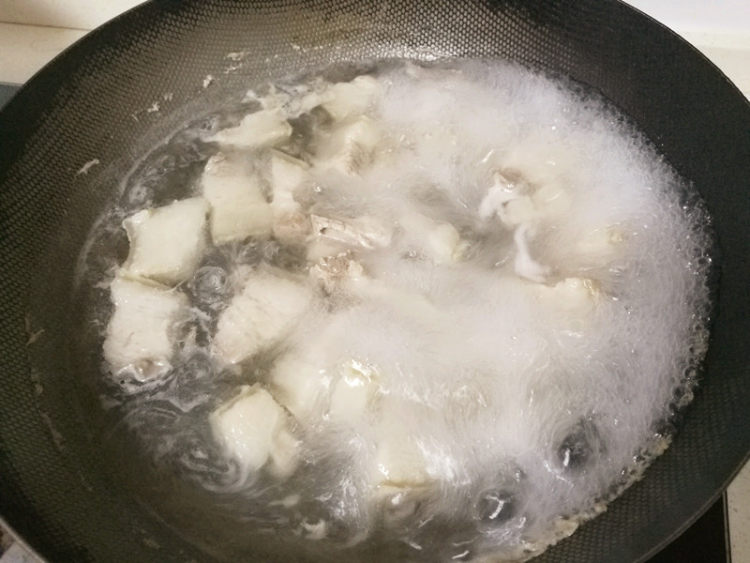 咸笋炖五花肉步骤6