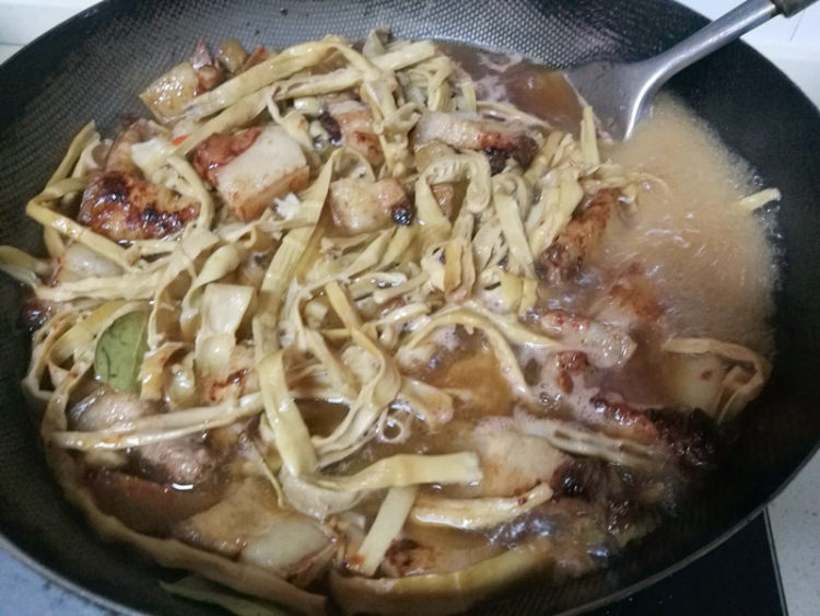咸笋炖五花肉步骤12