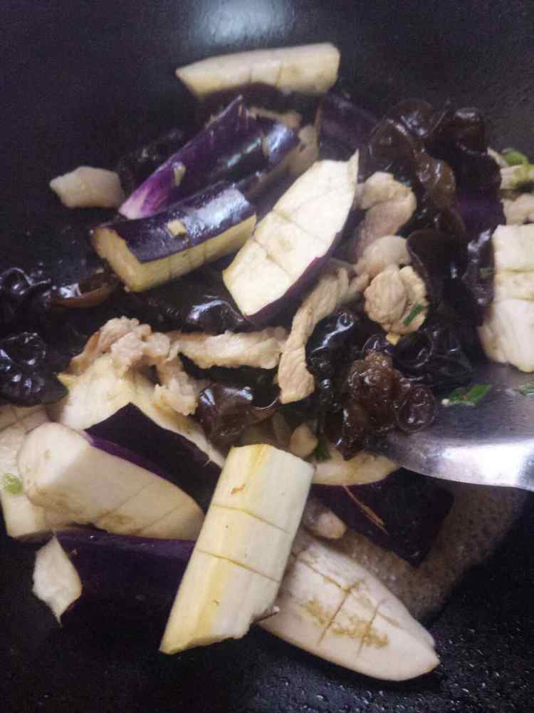 茄子肉丝煲步骤5