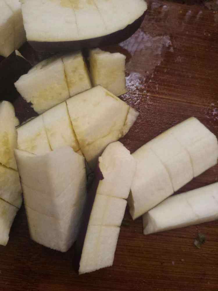 茄子肉丝煲步骤2