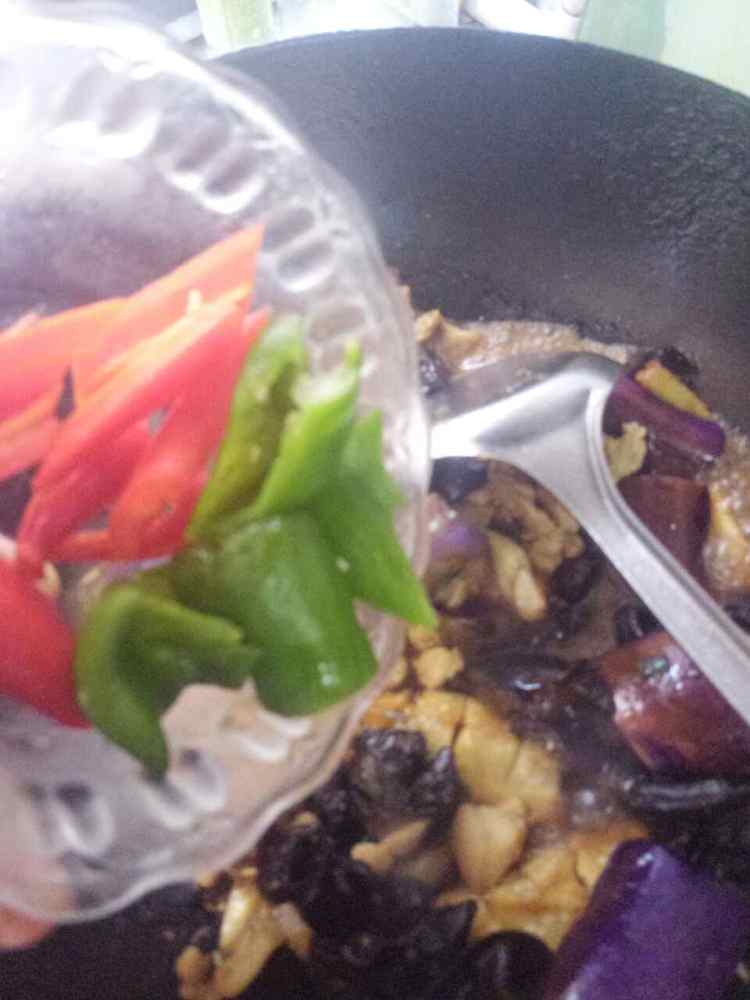 茄子肉丝煲步骤12