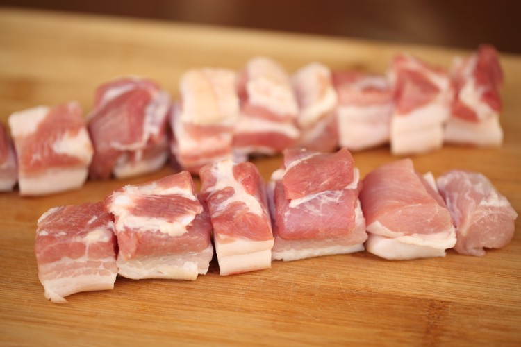 秘制砂锅红烧肉步骤1