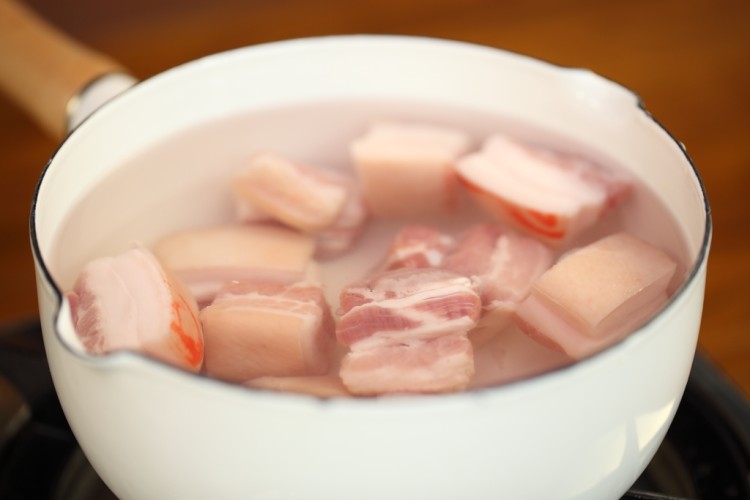 秘制砂锅红烧肉步骤2