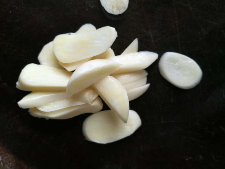 五花肉焖豆瓣酱豆腐步骤3