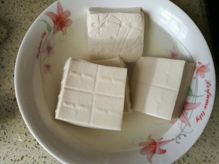 五花肉焖豆瓣酱豆腐步骤4