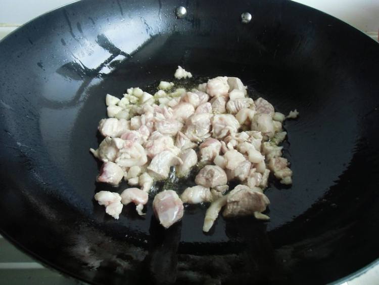 红烧肉豆角面步骤5