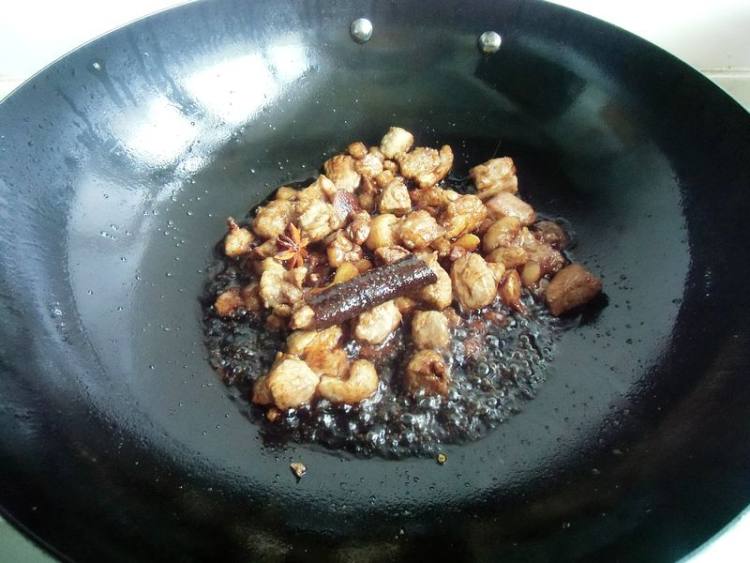 红烧肉豆角面步骤7