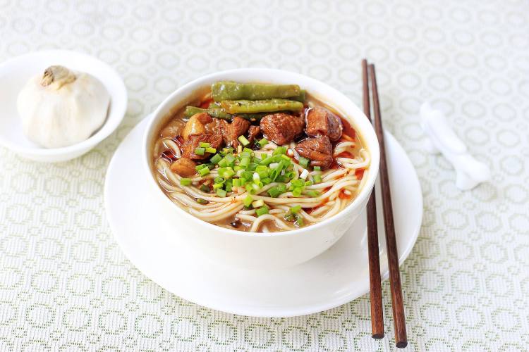 红烧肉豆角面步骤13