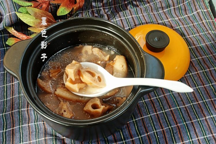 砂锅煨藕汤步骤7
