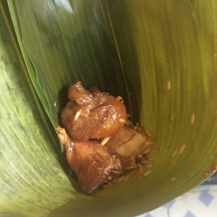 蛋黄肉粽步骤8