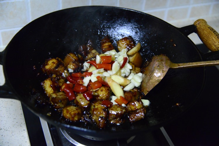 红烧肉炖小土豆步骤9