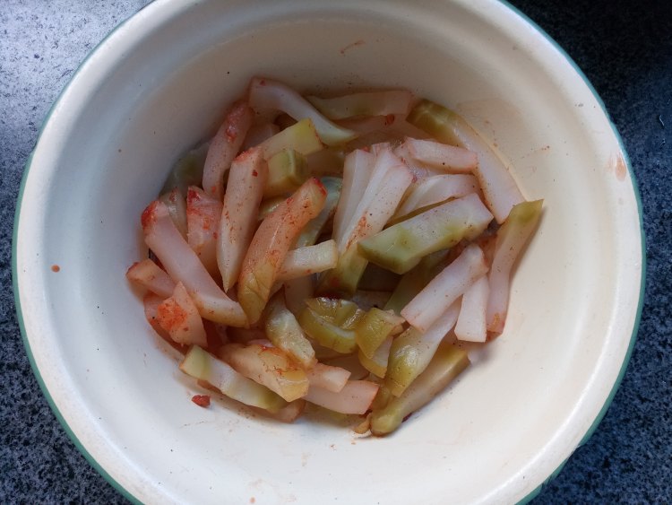 肉丝榨菜炒毛豆步骤4