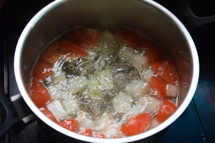 冬瓜番茄肉丸汤步骤6