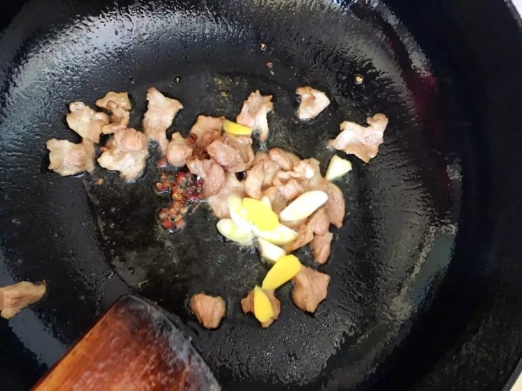 彩椒小炒肉步骤4