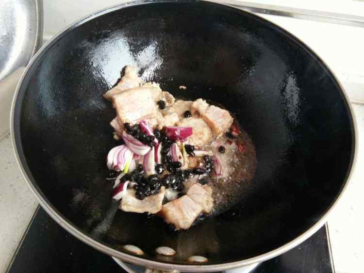 豆豉烧粉条豆角步骤8