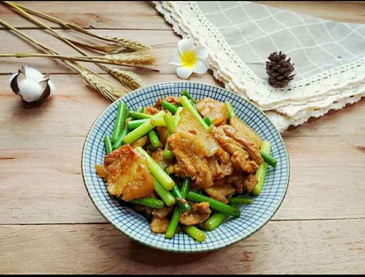 蒜苔五花肉步骤8