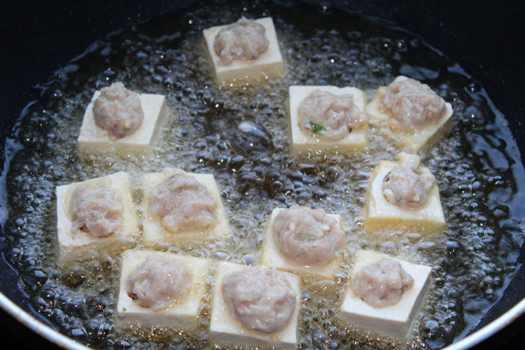 虾仁酿豆腐步骤7