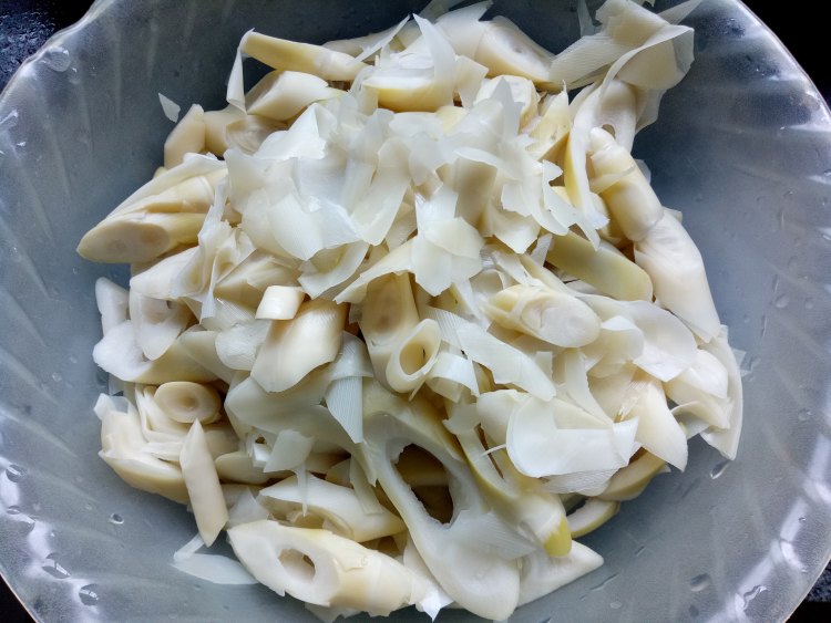 肉丝炒笋片步骤5