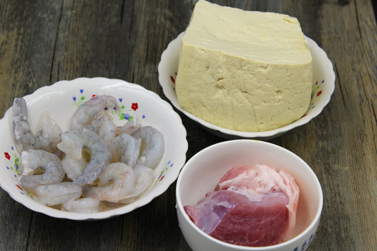 馒头虾泥豆腐丸步骤1