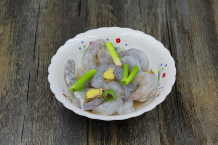 馒头虾泥豆腐丸步骤2