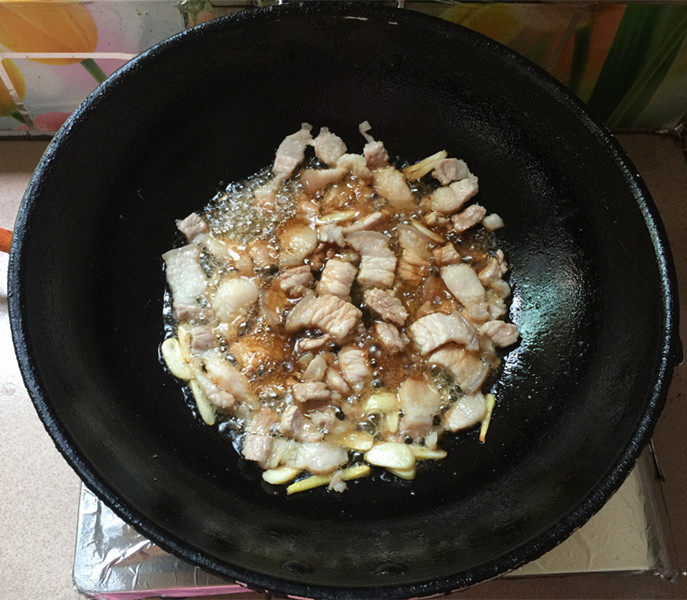 五花肉炒辣白菜盖饭步骤8